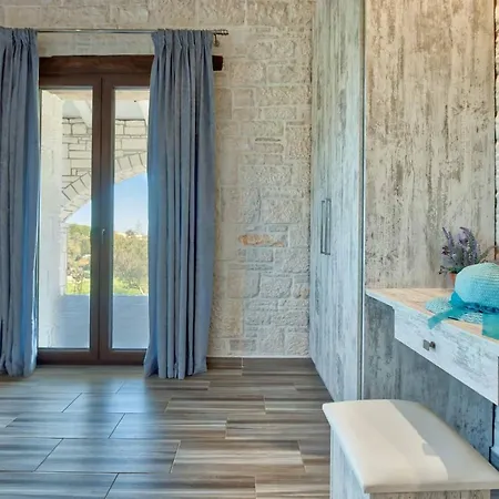Stagio Villa *